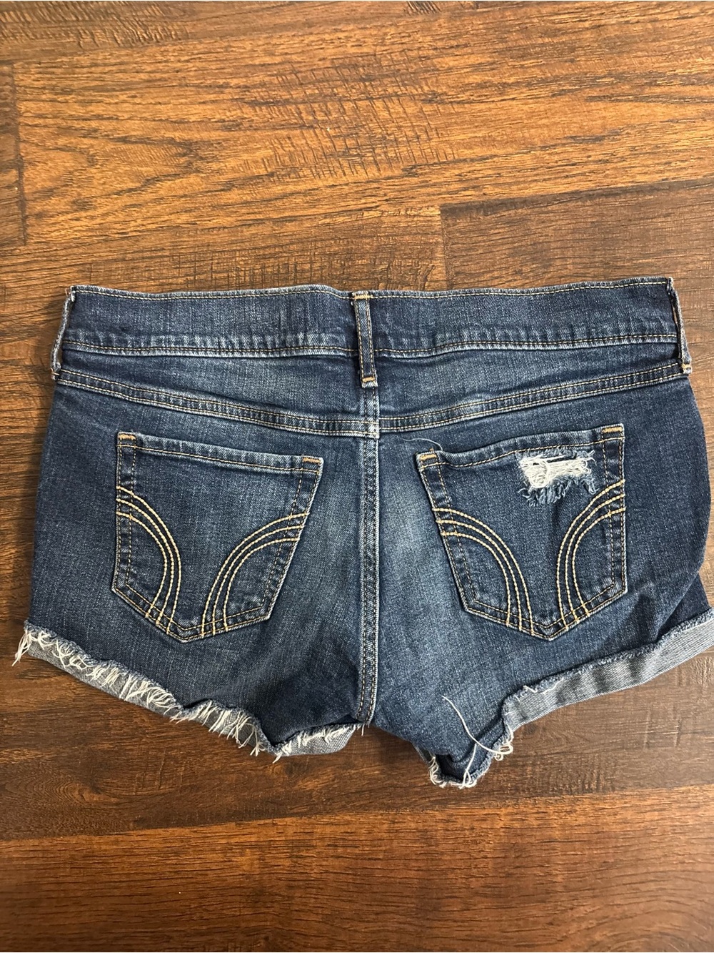 Hollister low-rise distressed denim cutoff shorts size 5